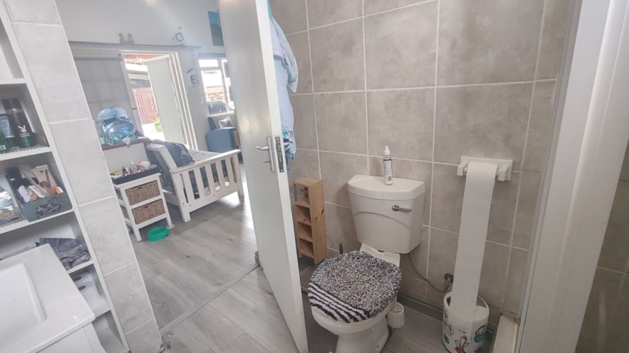 2 Bedroom Property for Sale in Stilbaai Oos Western Cape